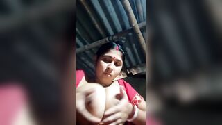 Sexy sareeyil tamil village auntyin suya inbam