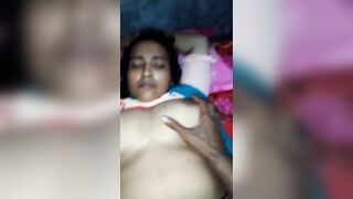 Chennai local aunty big mulai kanbithu matter seigiraal