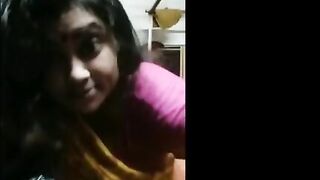 Veetu manaivi saree anithu kaatum free sex