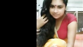 Veetu manaivi saree anithu kaatum free sex