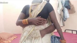 Local gramathu aaludan mask pottu sex seikiral