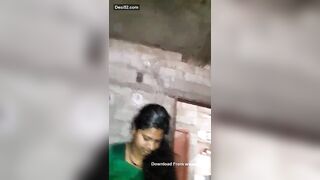 Village wife superviser sunniyai veetil oombugiraal