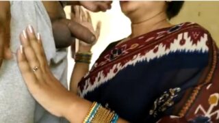 Blowjob seithu vinthu edukum sexy aunty