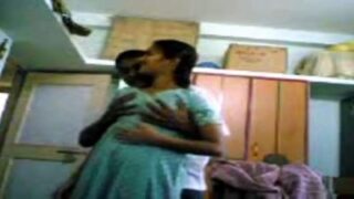 Chennai housewife pool oombi sex