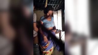 Village manaivi saree thuki ookiraan