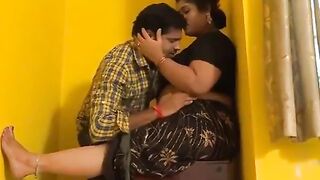 Big aunty katipidithu mulai thadavi sex