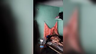 Viduthi Araiyil Kaathal Jodikal Olukkum Tamil Hidden Camera Sex Video