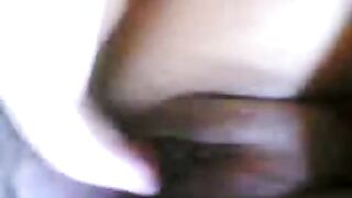 Village wife kalla kathalanai semaya ookum sexy video