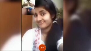 Big boobs paarthu kai aditha video call sex