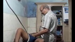 Village doctor saree thuki thadavum sex video