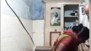 Village doctor saree thuki thadavum sex video