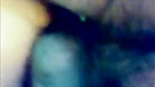 Gramathu 50 vayathu aunty saree thuki ookum sex video