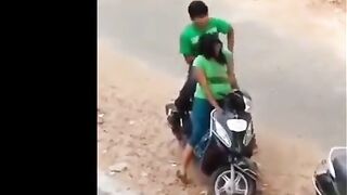 Outdooril couple kiss seithu katipidikum sex video