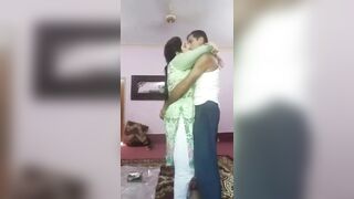 Ninru Kondu Marwadi Aunty Romantic Kiss Video