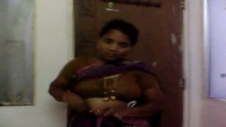 Salem aunty nude boobs kanbithu saree sex video