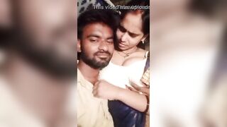 Village aunty mulai pisainthu kiss video