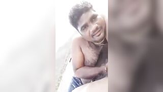 ஆண்ட்டி புண்டை நக்கும் கள்ளக்காதலன்