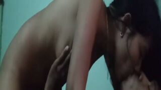 Kaathaliyudan romantic aaga Oluththu Edukkum tamil sex video