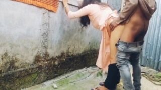 Tamil village auntyai outdooril okkum sex video