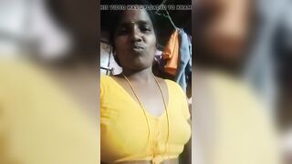 Gramathu aunty blouse kazhatamal nirkiral