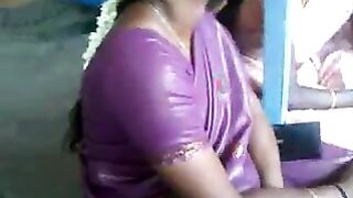 Silk saree aunty hot boobs video