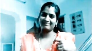 Office pogum sumitha auntyoda sex chatting video