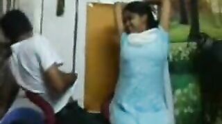 Chennai college lovers veettil kiss sex seikirargal