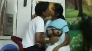 Chennai college lovers veettil kiss sex seikirargal