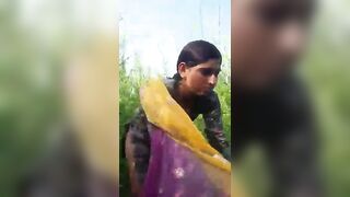 Gramathu bhabhi dress kazhati nude nilaiyil irukiral