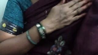 Telugu aunty mulai matrum pundai thadavum hd video